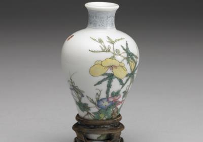 图片[2]-Vase with flower in falangcai painted enamels, Qianlong reign (1736-1795), Qing dynasty-China Archive